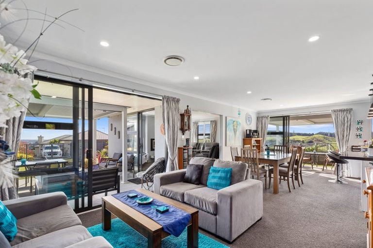 Photo of property in 32 Riddington Rise, Ohauiti, Tauranga, 3112