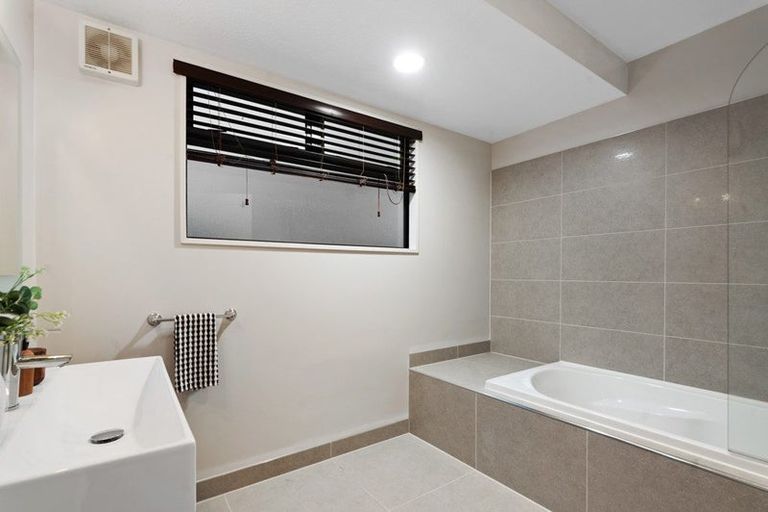 Photo of property in 15 Abingdon Court, Avonhead, Christchurch, 8042