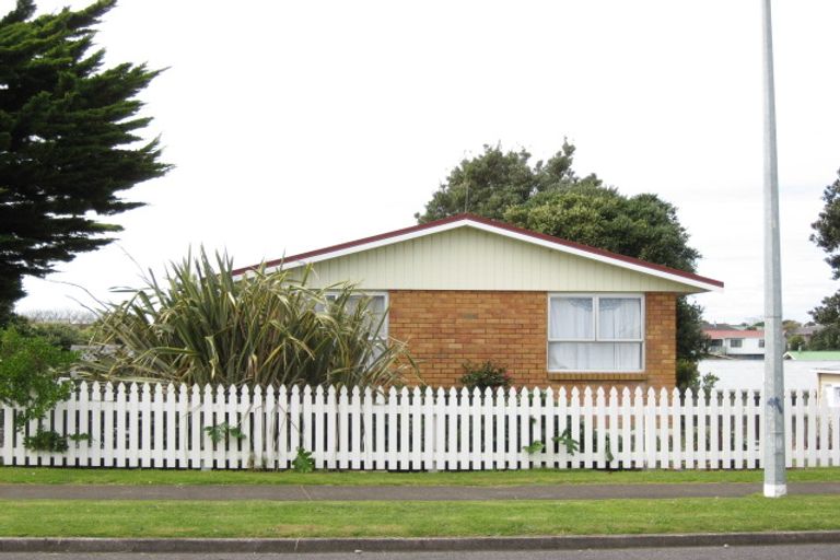 Photo of property in 38 Camellia Avenue, Bell Block, New Plymouth, 4312