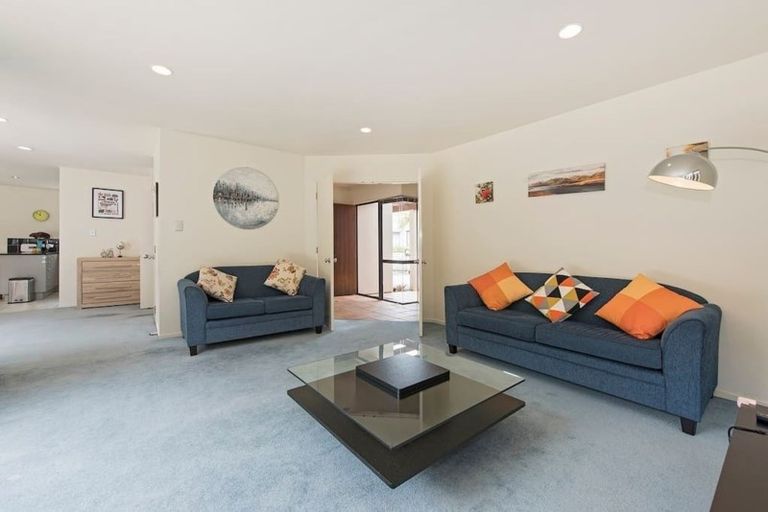 Photo of property in 114 Astley Avenue, New Lynn, Auckland, 0600