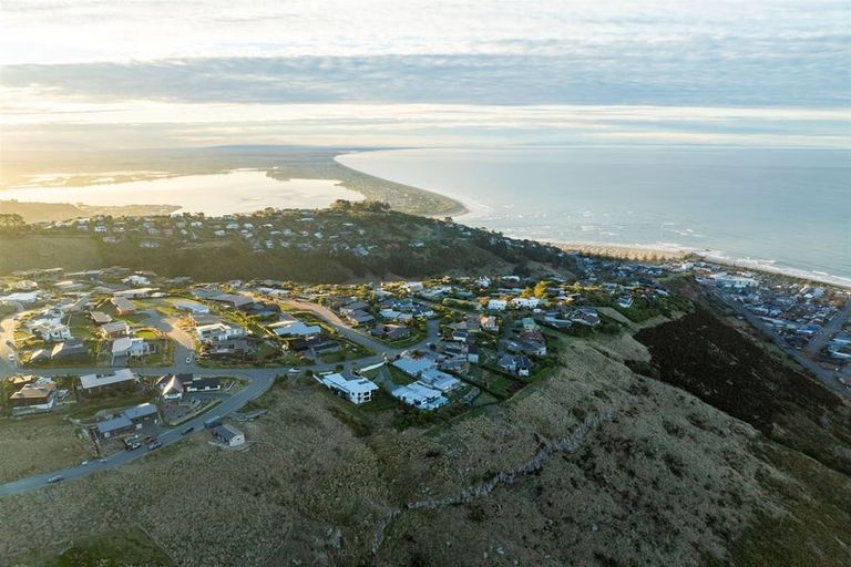 Photo of property in 1 Oxenhope Road, Richmond Hill, Christchurch, 8081