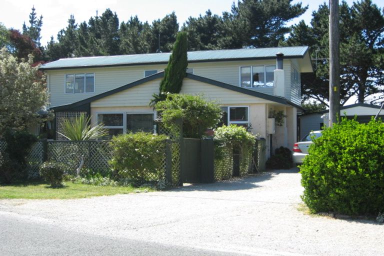 Photo of property in 1 South Crescent, Amberley, 7481