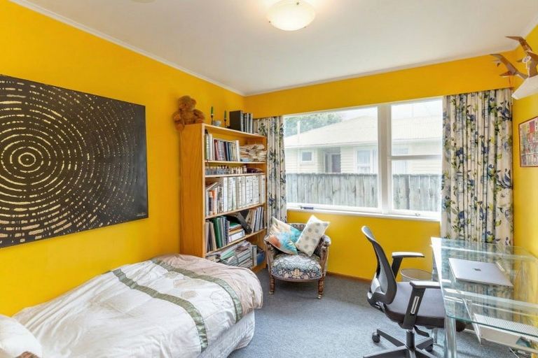 Photo of property in 85 Brandon Street, Featherston, 5710