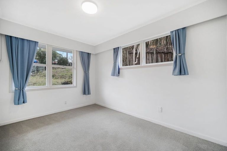 Photo of property in 392 Glenfield Road, Glenfield, Auckland, 0629
