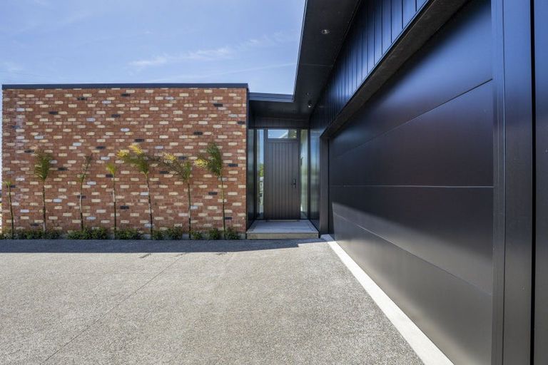 Photo of property in 51 Fernbrook Drive, Hurworth, New Plymouth, 4310