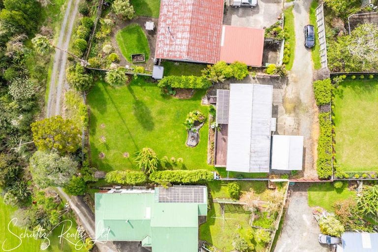 Photo of property in 9 Whaka Street, Maungaturoto, 0520