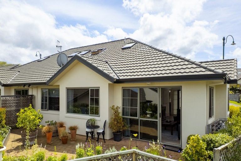 Photo of property in 18 Lakeridge Close, Rangatira Park, Taupo, 3330