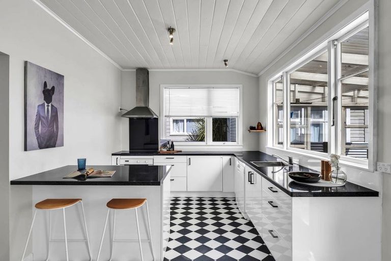 Photo of property in 15 Kelvin Street, Aramoho, Whanganui, 4500