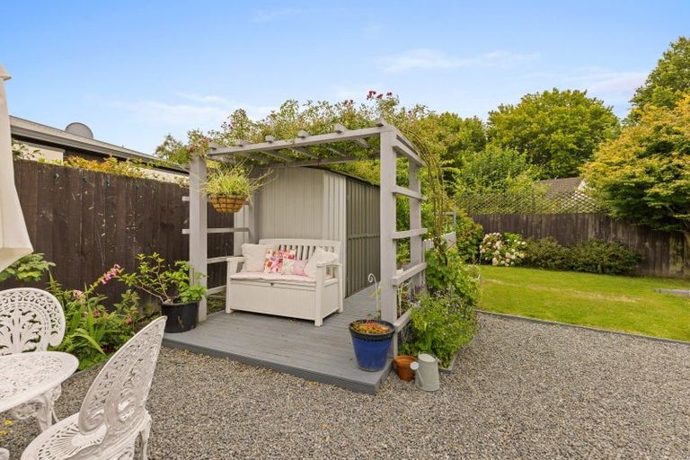 Photo of property in 28 Rubens Place, Burnside, Christchurch, 8053