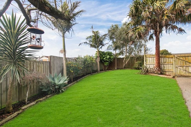 Photo of property in 1 Yacht Place, Bucklands Beach, Auckland, 2012