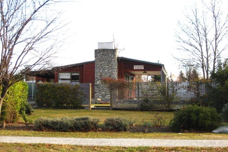 Photo of property in 16 Centennial Avenue, Arrowtown, 9302