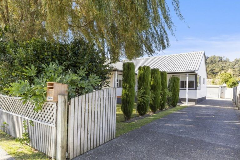 Photo of property in 1312 High Street, Taita, Lower Hutt, 5011