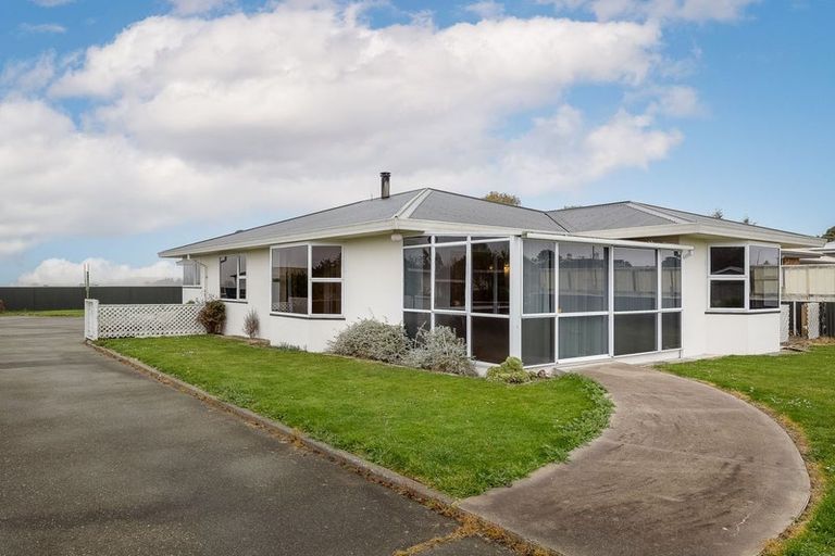 Photo of property in 19 Timaru Road, Waimate, 7924