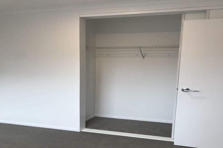 Photo of property in 10/71 Hobsonville Road, Hobsonville, Auckland, 0616