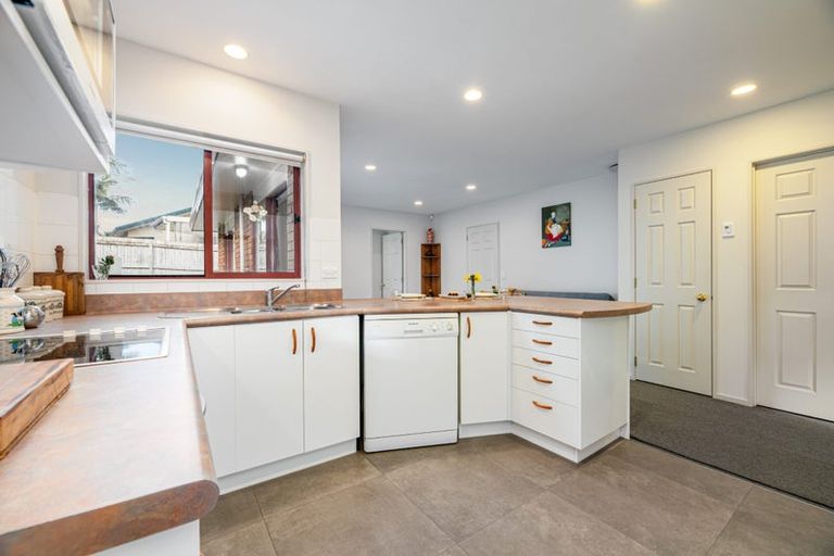 Photo of property in 15 Jelicich Court, Henderson, Auckland, 0612