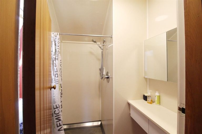 Photo of property in 16 Solway Street, Holmes Hill, Oamaru, 9401