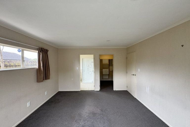 Photo of property in 16 Monash Place, Flat Bush, Auckland, 2016