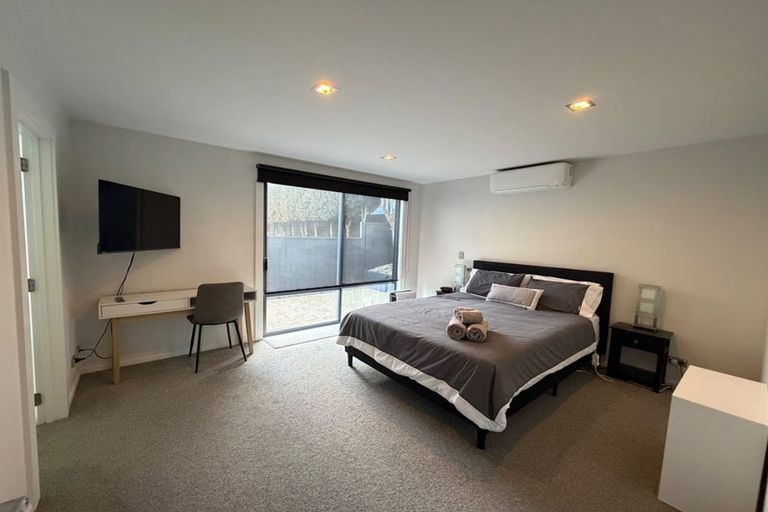 Photo of property in 100a Lake Road, Northcote, Auckland, 0627
