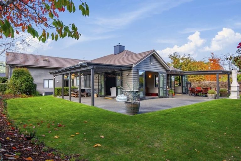 Photo of property in 2 Flaxen Way, Kinloch, Taupo, 3377