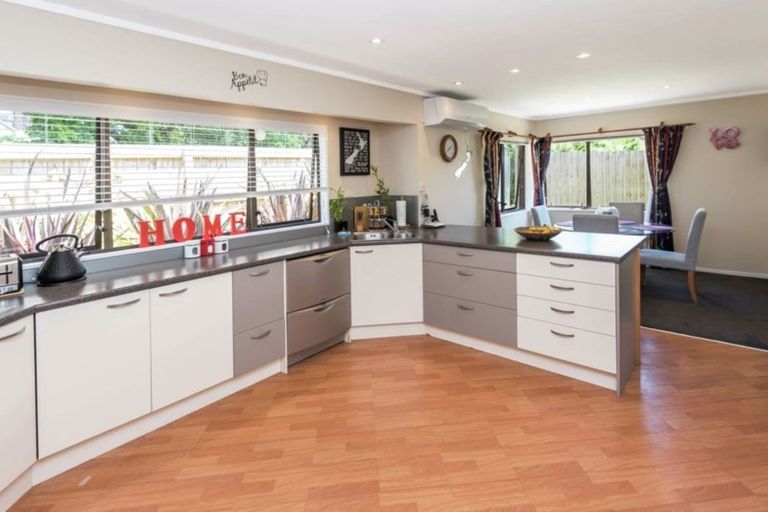 Photo of property in 1/14 Chip Grove, Sunnyhills, Auckland, 2010