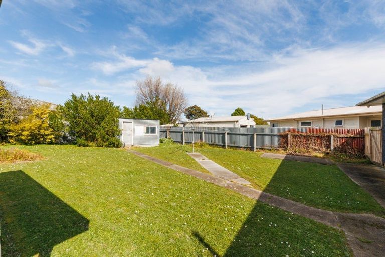 Photo of property in 17 Peters Avenue, Cloverlea, Palmerston North, 4412