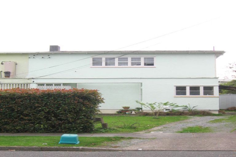 Photo of property in 51 Durham Crescent, Fairfield, Lower Hutt, 5011