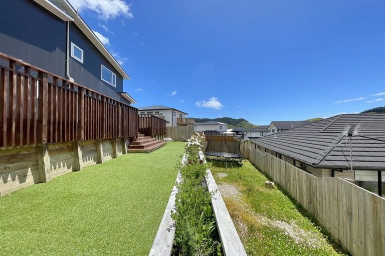 Photo of property in 154 Amesbury Drive, Churton Park, Wellington, 6037