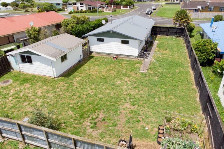 Photo of property in 48 Mahana Road, Ngatea, 3503