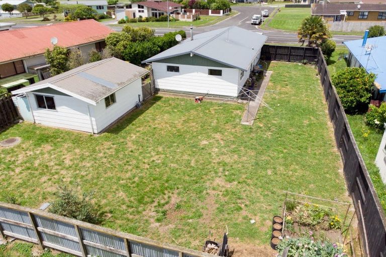 Photo of property in 48 Mahana Road, Ngatea, 3503