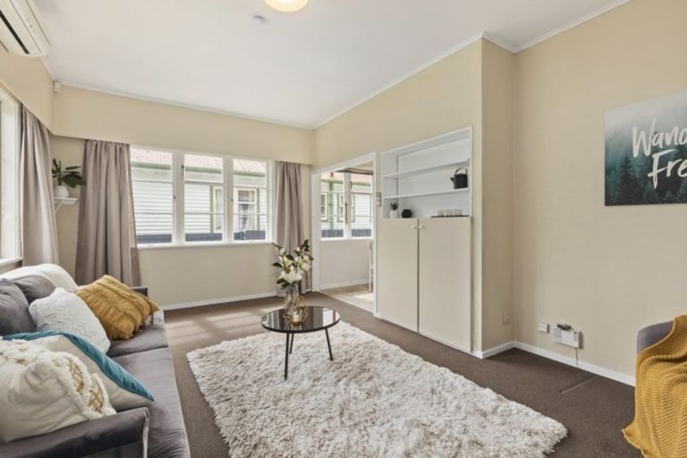 Photo of property in 6 Durham Crescent, Fairfield, Lower Hutt, 5011