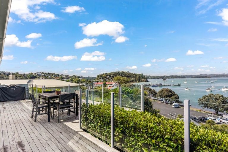 Photo of property in 27 Wellington Street, Russell, 0202