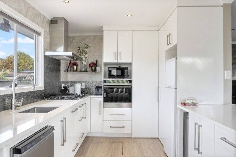 Photo of property in 28 Tennyson Drive, Owhata, Rotorua, 3010