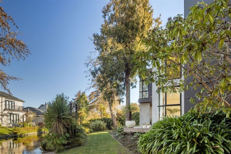 Photo of property in 100 Glandovey Road, Fendalton, Christchurch, 8052