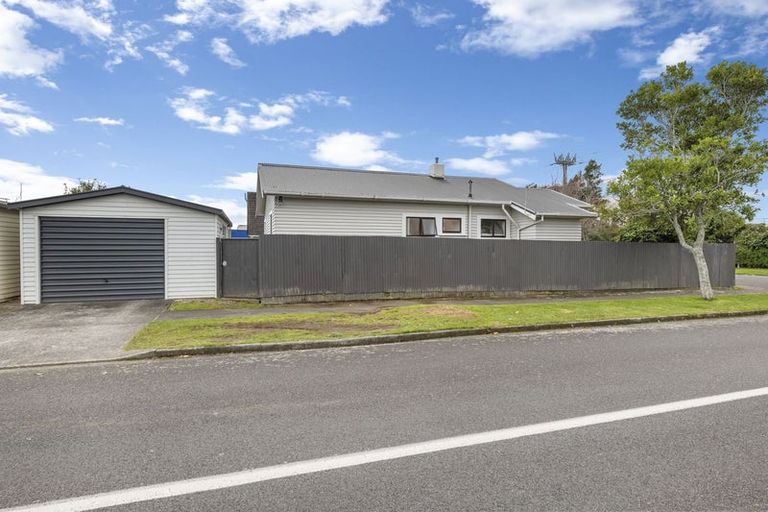 Photo of property in 348 Carrington Street, Vogeltown, New Plymouth, 4310