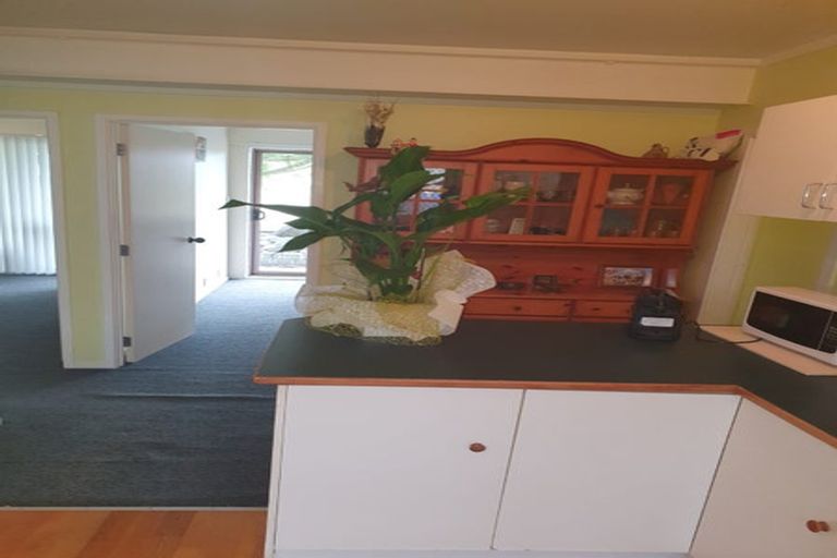 Photo of property in 15 Jenelin Road, Glendene, Auckland, 0602