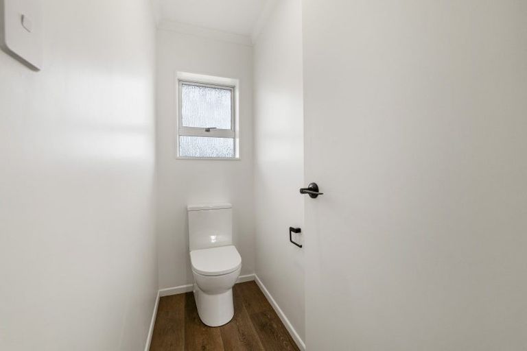 Photo of property in 1 Ruskin Place, Westown, New Plymouth, 4310