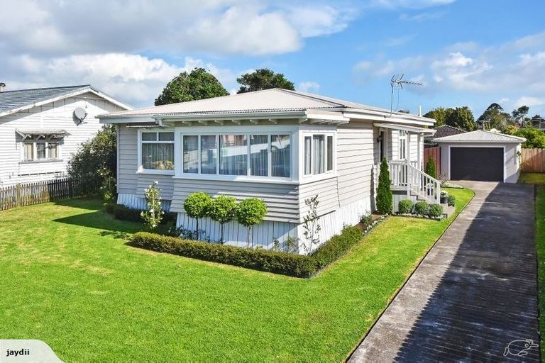 Photo of property in 27 Kenderdine Road, Papatoetoe, Auckland, 2025