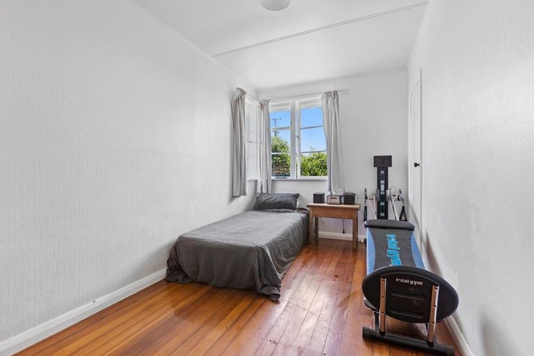 Photo of property in 9 Karaka Street, Merrilands, New Plymouth, 4312