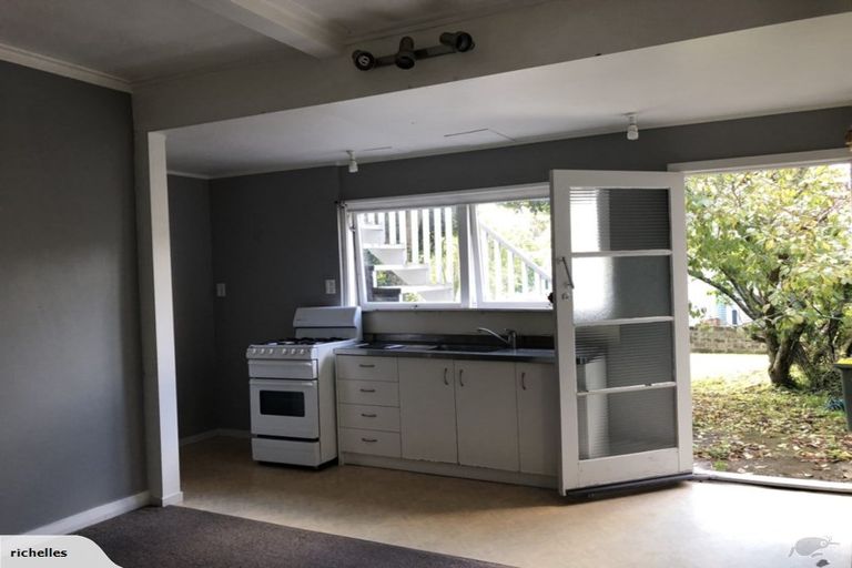 Photo of property in 18 Shoal Bay Road, Devonport, Auckland, 0624