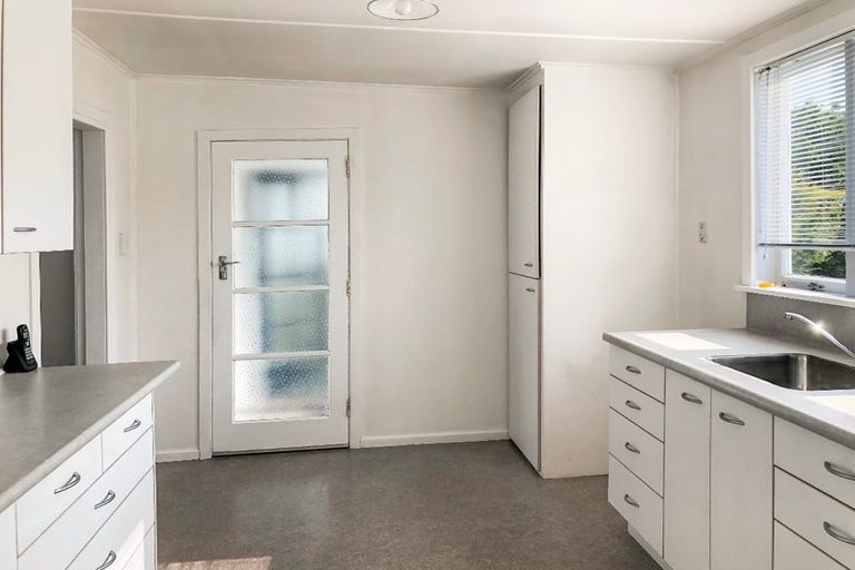 Photo of property in 16 Saint Joseph Street, Waipukurau, 4200