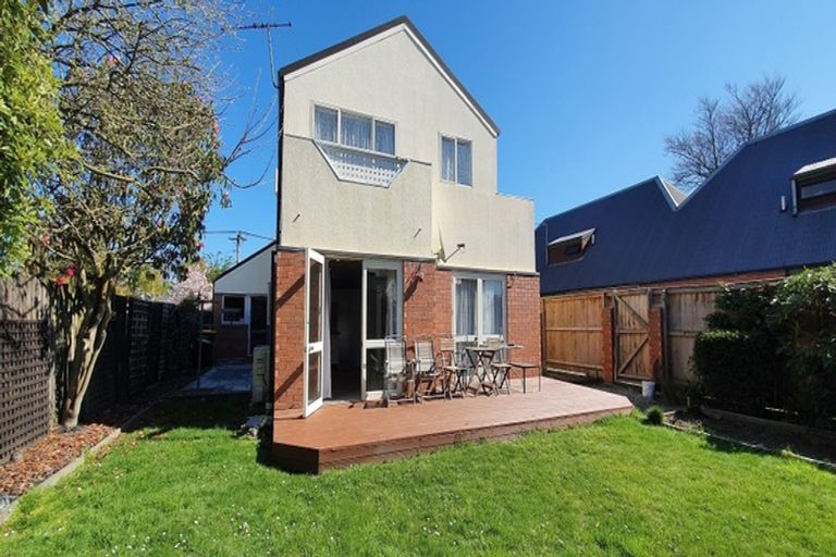 Photo of property in 74 Hamilton Avenue, Ilam, Christchurch, 8041