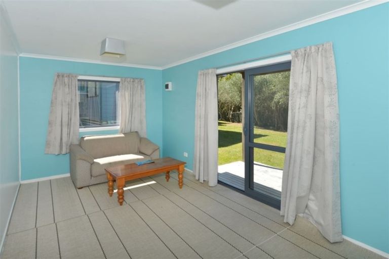 Photo of property in 44 Te Maika Road, Ngunguru, Whangarei, 0173