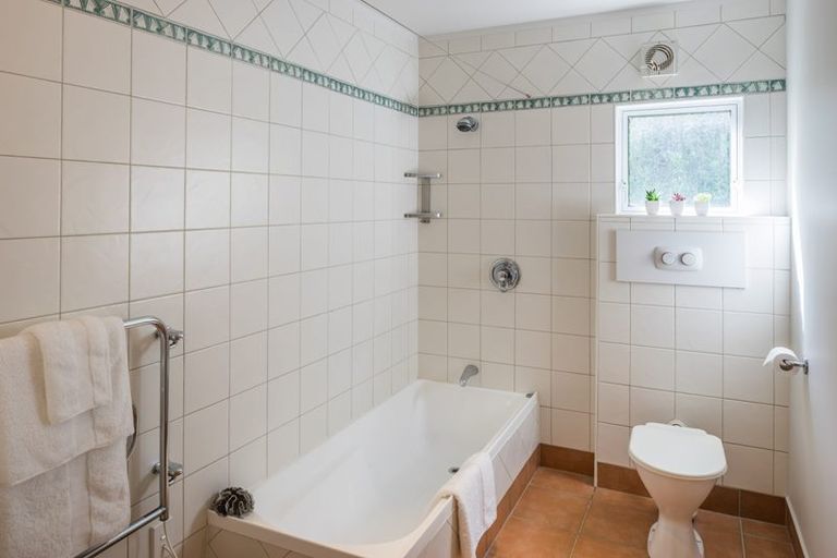 Photo of property in 5 Rangiuru Road, Mahina Bay, Lower Hutt, 5013