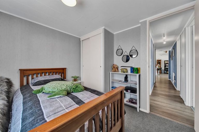 Photo of property in 1 Waihi Road, Hawera, 4610