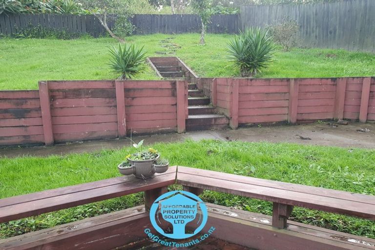 Photo of property in 47 John Dee Crescent, Red Beach, 0932