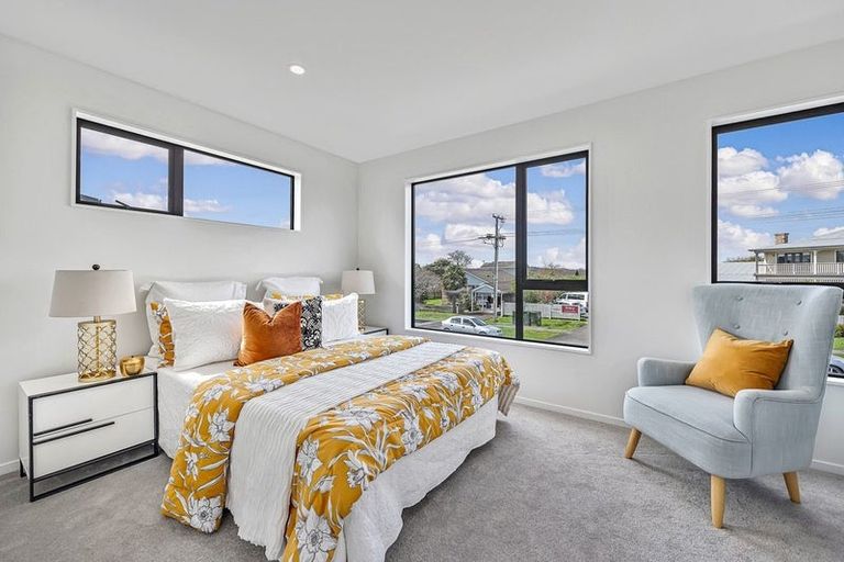 Photo of property in 9/47 Beach Road, Te Atatu Peninsula, 0610