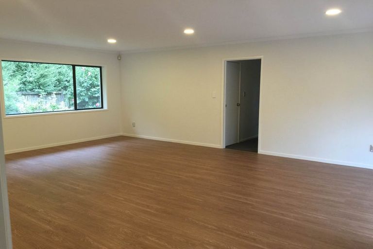 Photo of property in 14 Loloma Drive, Half Moon Bay, Auckland, 2012