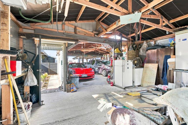 Photo of property in 33 Tongariro Street, Castlecliff, Whanganui, 4501