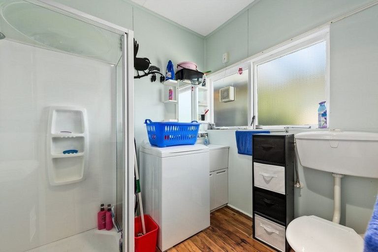 Photo of property in 1/1067 Fergusson Drive, Clouston Park, Upper Hutt, 5018