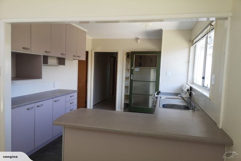 Photo of property in 22 Finlow Drive, Te Atatu South, Auckland, 0610